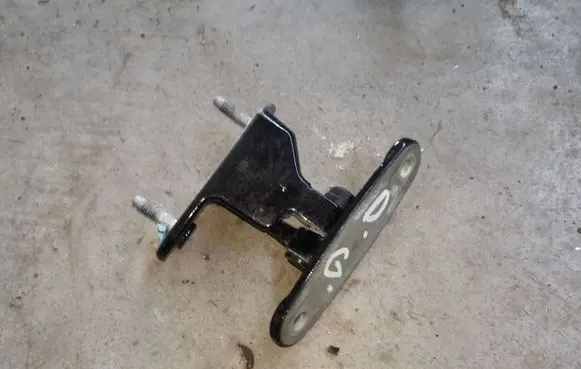 Mercedes-Benz ML W166 Rear door upper hinge