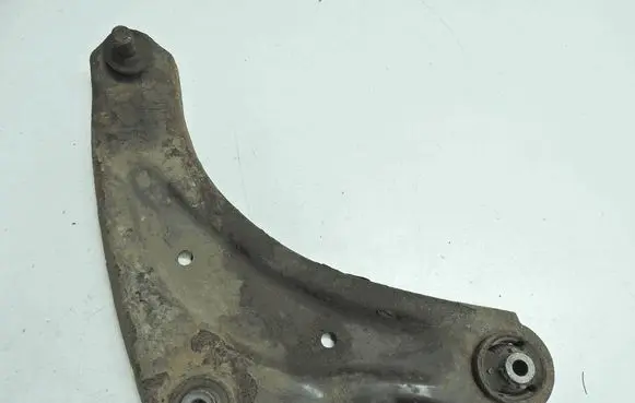 Nissan Leaf I (ZE0) Front control arm