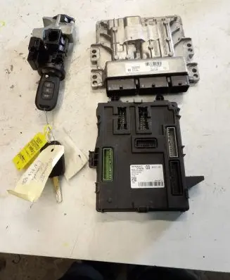 Renault Megane IV Engine ECU kit and lock set 237107343r 237107343R