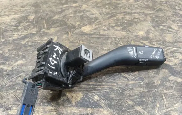 Volkswagen Caddy Wiper control stalk 1K0953519J