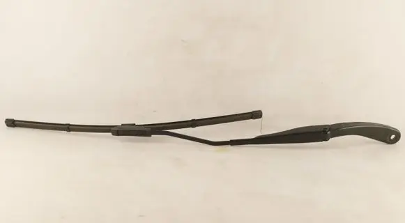 Windshield/front glass wiper blade