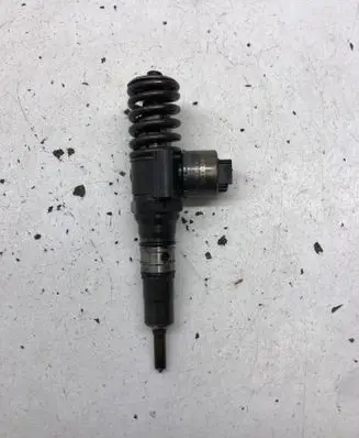 Audi A3 S3 8P Fuel injector 03G130073B 0414720403