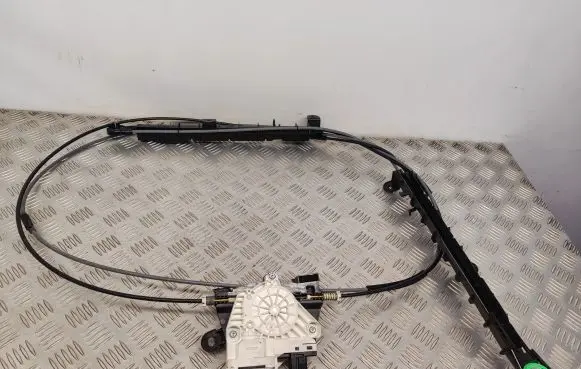 Audi Q7 4M Curtain motor 4M0863560