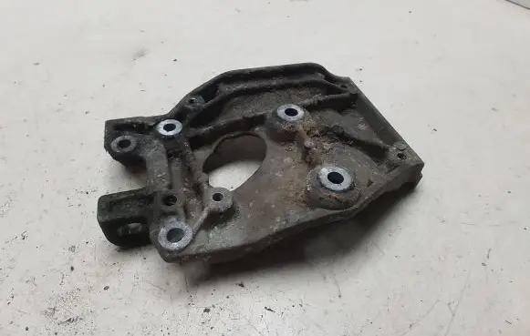 Citroen C5 Engine mounting bracket 9646719580