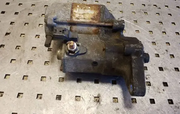 Toyota Yaris Starter motor 2810033050