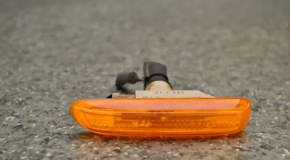 BMW 3 E46 Front fender indicator light 8370719 63.13.8370719