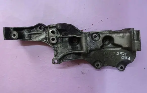 Citroen DS5 Generator/alternator bracket 9674969780