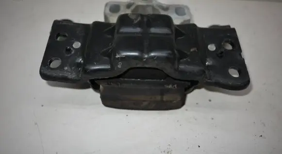 Audi A3 S3 8V Engine mount bracket 5Q0199555T