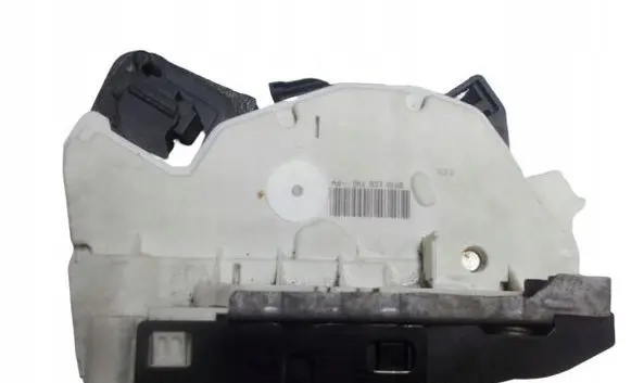 Volkswagen Jetta VI Front door lock 5K1837016B