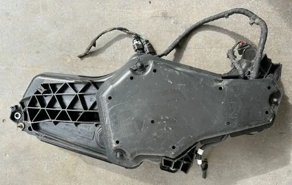 Volkswagen T-Roc AdBlue liquid reservoir 5Q0131877AA 5Q0131331C