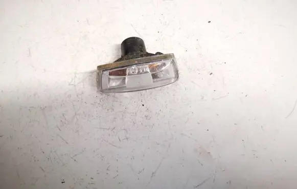 Opel Astra H Front fender indicator light 13228580 13228581