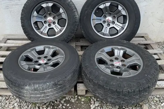 GMC Yukon R12 spare wheel 22756788