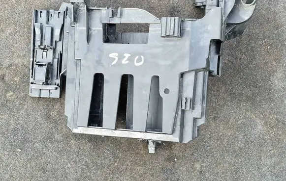 BMW 3 G20 G21 Engine control unit holder 8650888 100559