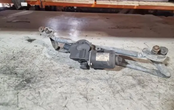 Front wiper linkage and motor