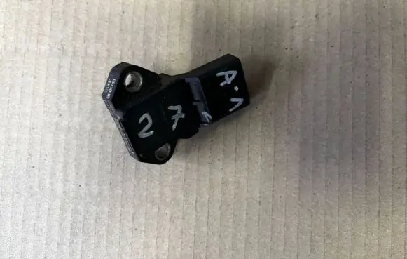 Volkswagen Golf SportWagen Air pressure sensor 04C906051