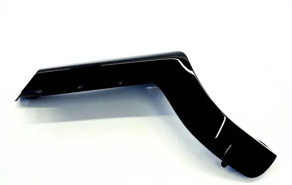 Rear fender molding trim