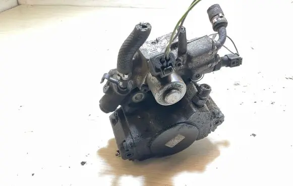 Mercedes-Benz Sprinter W906 Fuel injection high pressure pump A6510701801