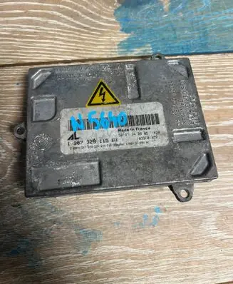 Audi A4 S4 B7 8E 8H Headlight ballast module Xenon 1035500015 1307329115