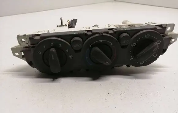 Ford Focus Climate control unit 69607003