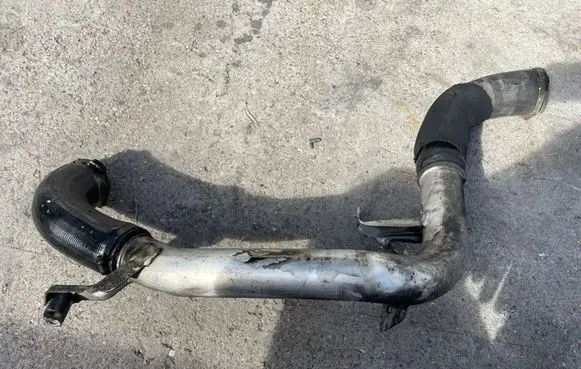 Volvo V70 Intercooler hose/pipe 31370288
