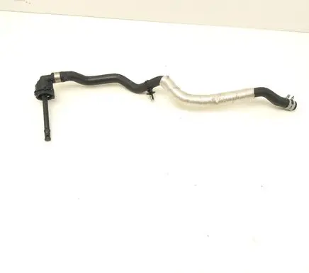 Mercedes-Benz CLA C118 X118 Engine coolant pipe/hose A2475010025 A0109979889
