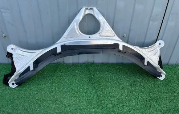 Audi A7 S7 4G Front splash guards bracket 4G0805645 606035 168435