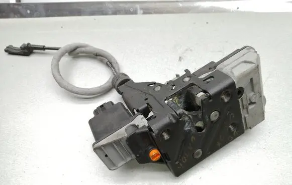 Volvo XC90 Rear door lock 30699759