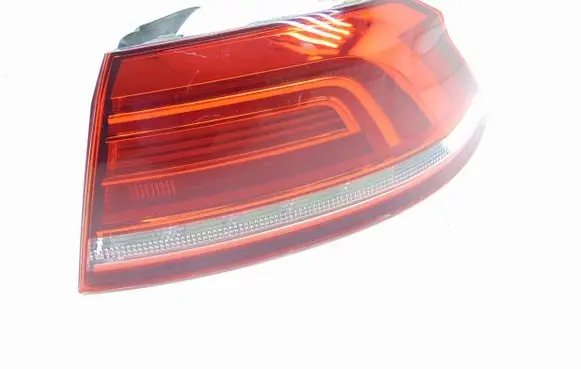 Volkswagen PASSAT B7 Rear/tail lights