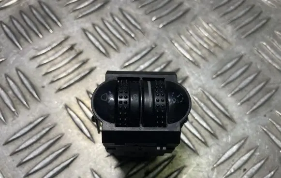 Volkswagen PASSAT B5 Headlight level height control switch 3B0941333C