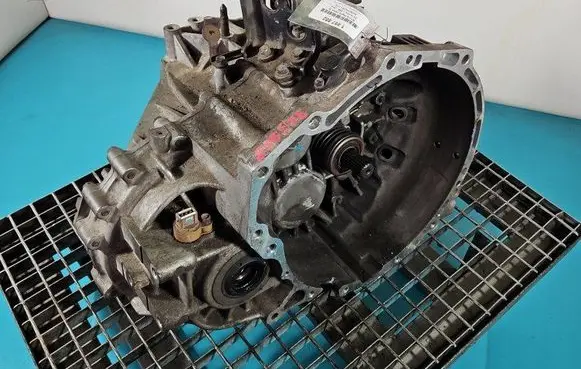 KIA Carnival Manual 5 speed gearbox Y060712101 IMPRK1497882