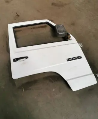 Mercedes-Benz 100 W631 Front door