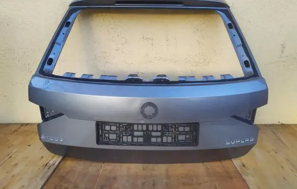 Tailgate/trunk/boot lid
