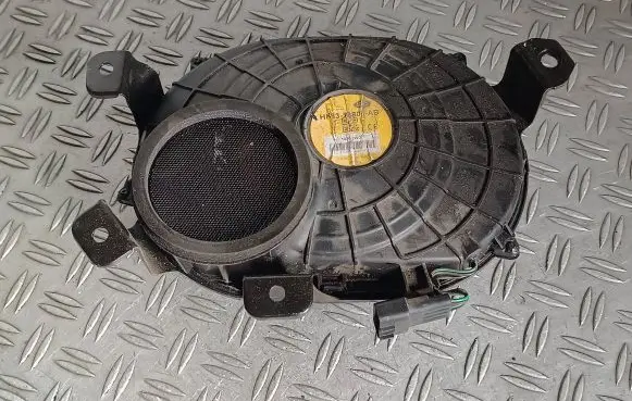 Jaguar F-Pace Subwoofer speaker HK8318808AB ET3030216932 18322WG