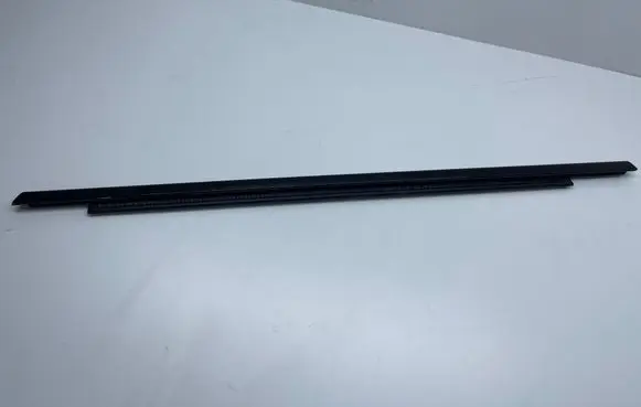 BMW i4 Door glass trim 7482967 7482968
