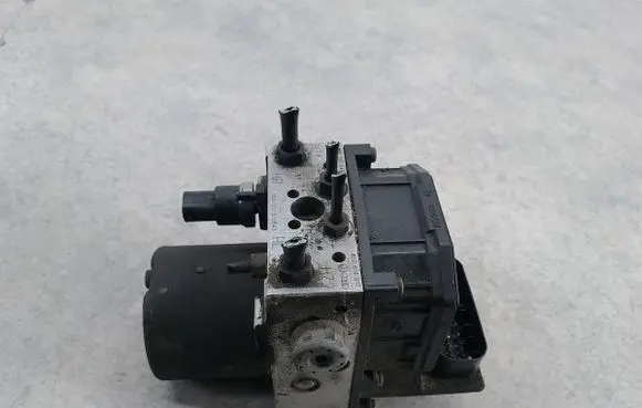 Audi A4 S4 B6 8E 8H ABS Pump 8E0614517