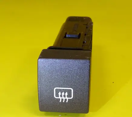 Hyundai Sonata Windscreen/window heater switch 202002962