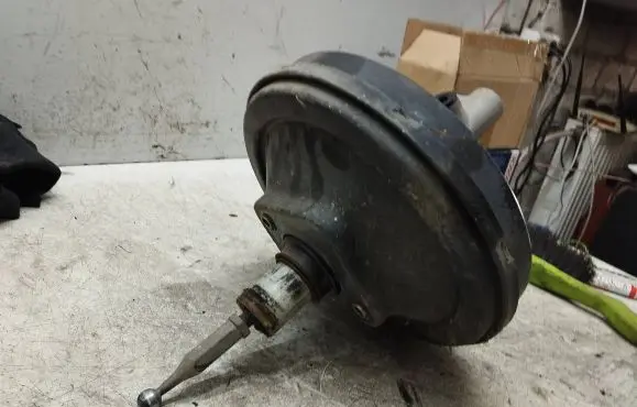 Audi A4 S4 B5 8D Brake booster 8D0612105F C36F