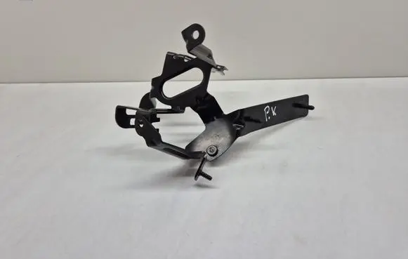 Porsche Cayenne (92A) Power steering pump mounting bracket 7P5971747