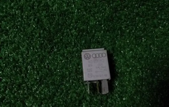 Volkswagen Sharan Other relay 1K0951253 0332011100