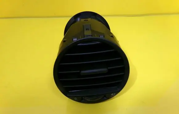 Volkswagen Caddy Dashboard side air vent grill/cover trim 2K0819703B