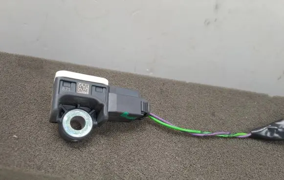 Peugeot 208 Airbag deployment crash/impact sensor 967566978000