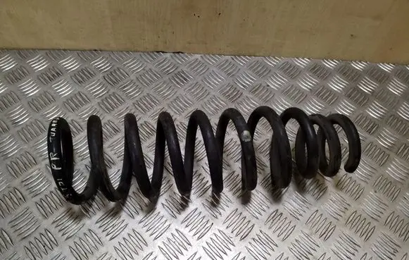 Volkswagen Touareg I Front coil spring