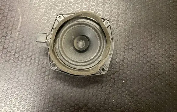 Mitsubishi Colt Front door speaker mn1414