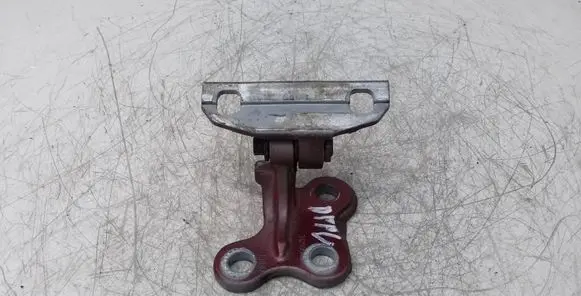Volvo V60 Front door upper hinge 31299543