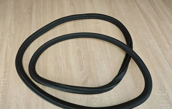 BMW 8 G16 Rubber seal rear door 7435439
