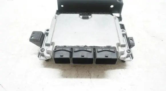 Citroen C5 Engine control unit/module 130840082