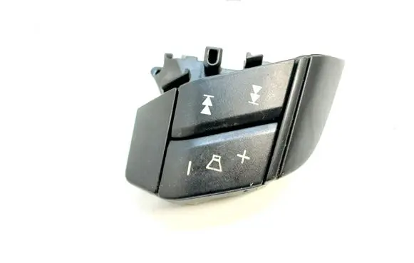 Volvo XC90 Steering wheel buttons/switches 8685484