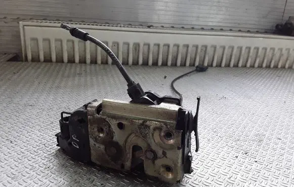 Renault Megane II Front door lock 1902042021