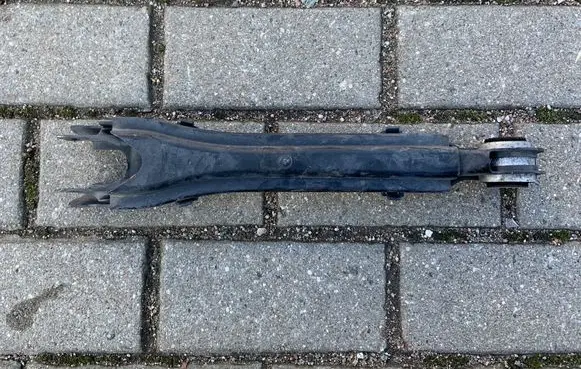 Rear control arm