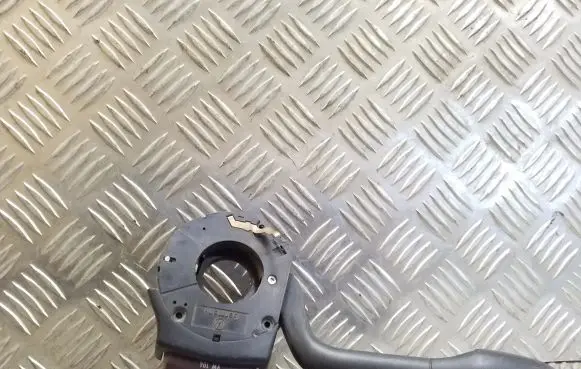 Volkswagen PASSAT B4 Indicator stalk